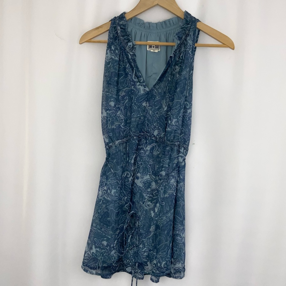 Women’s Converse One ⭐️ Star Tie Around Top ~ Size XL